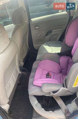 Хэтчбек Citroen C3 2003 в 