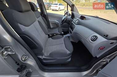 Хэтчбек Citroen C3 2005 в 