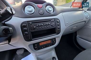 Хэтчбек Citroen C3 2005 в 