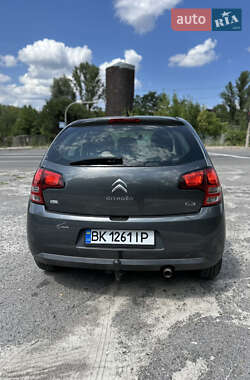 Хэтчбек Citroen C3 2012 в 
