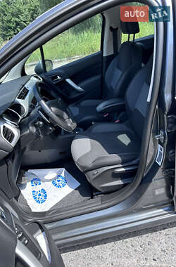Хэтчбек Citroen C3 2012 в 