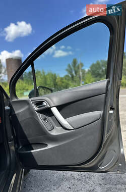 Хэтчбек Citroen C3 2012 в 