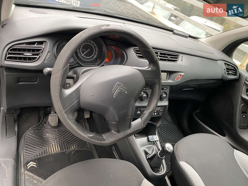 Хэтчбек Citroen C3 2011 в Вишневом
