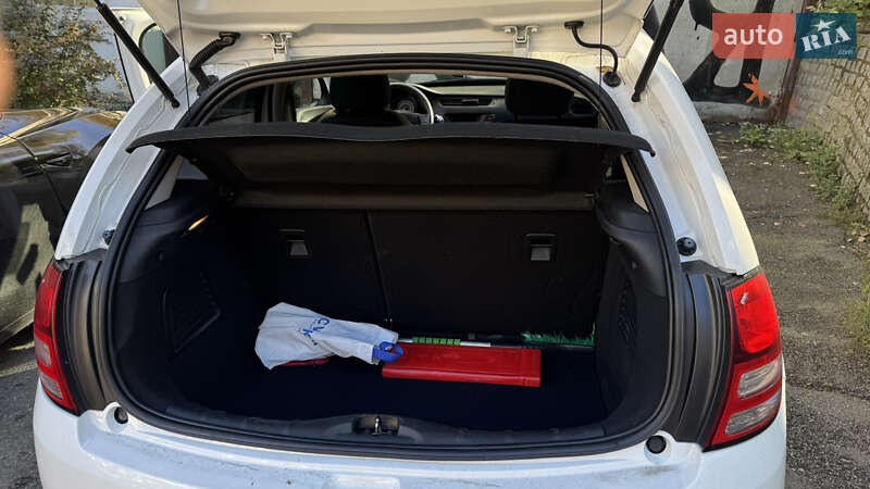 Хэтчбек Citroen C3 2012 в Киеве
