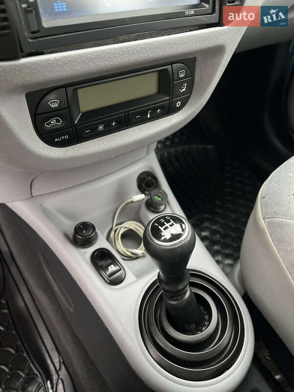 Хэтчбек Citroen C3 2003 в Дрогобыче