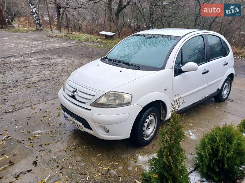 Хетчбек Citroen C3 2007 в Чернівцях