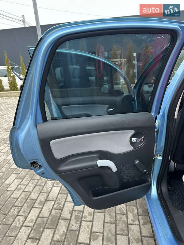 Хэтчбек Citroen C3 2005 в Львове