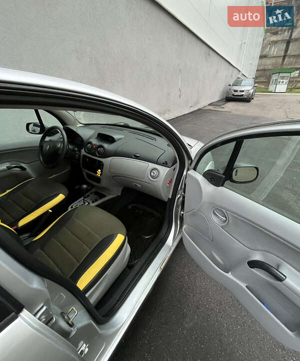 Хетчбек Citroen C3 2002 в Києві фото 8 Хетчбек Citroen C3 2002 в Києві