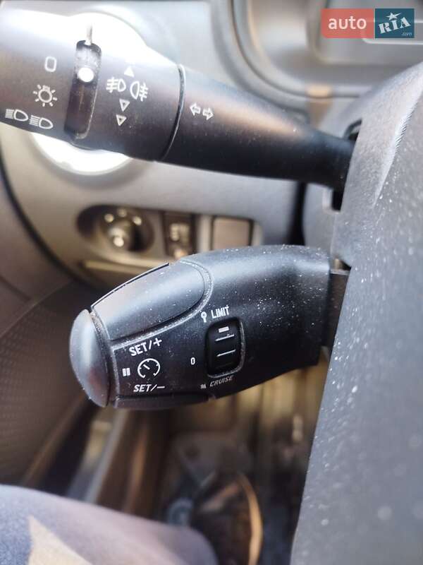 Хэтчбек Citroen C3 2005 в Киеве фото 51 Хэтчбек Citroen C3 2005 в Киеве