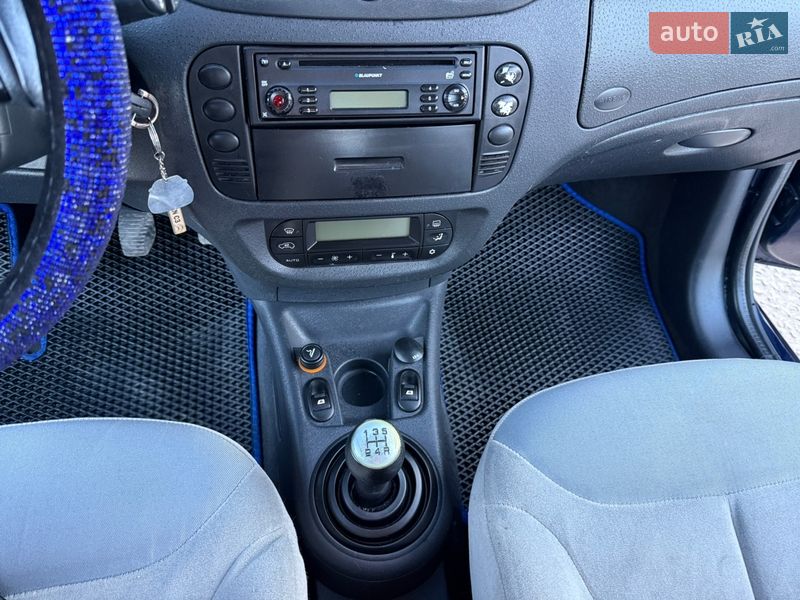 Хетчбек Citroen C3 2003 в Звягелі