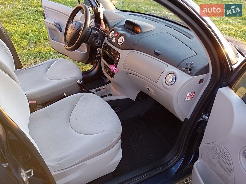 Хэтчбек Citroen C3 2003 в Стрые