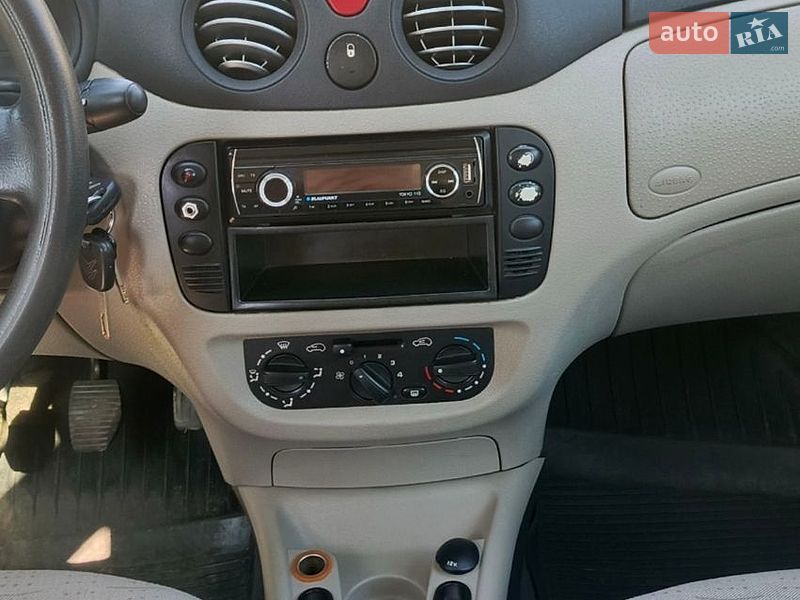 Хэтчбек Citroen C3 2002 в Коломые