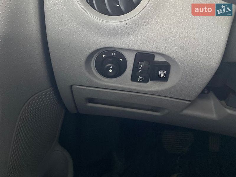 Хэтчбек Citroen C3 2003 в Киеве фото 20 Хэтчбек Citroen C3 2003 в Киеве