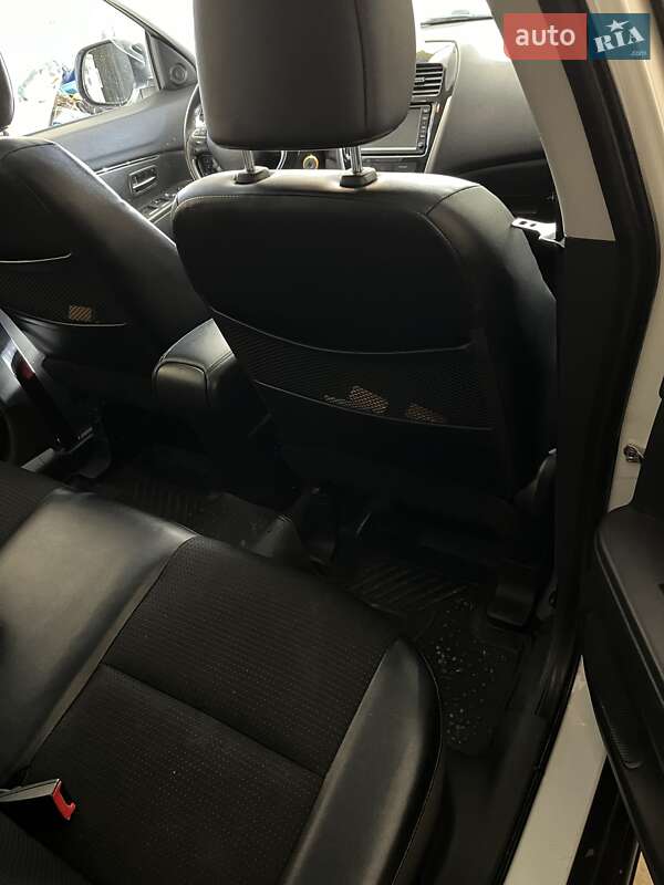 Позашляховик / Кросовер Citroen C4 Aircross 2013 в Самборі фото 13 Позашляховик / Кросовер Citroen C4 Aircross 2013 в Самборі