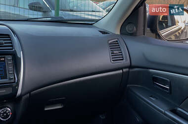 Позашляховик / Кросовер Citroen C4 Aircross 2012 в 