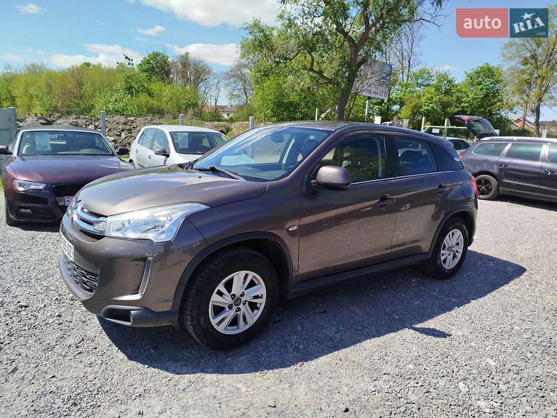 Внедорожник / Кроссовер Citroen C4 Aircross 2013 в 