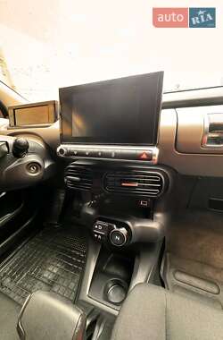 Внедорожник / Кроссовер Citroen C4 Cactus 2016 в 