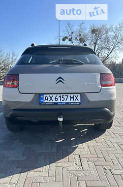Внедорожник / Кроссовер Citroen C4 Cactus 2014 в 