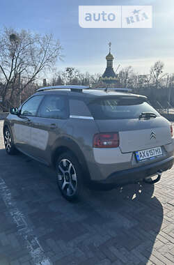 Внедорожник / Кроссовер Citroen C4 Cactus 2014 в 