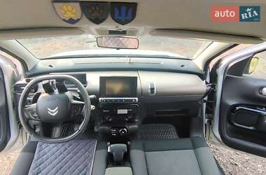 Внедорожник / Кроссовер Citroen C4 Cactus 2015 в 