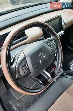 Внедорожник / Кроссовер Citroen C4 Cactus 2016 в 