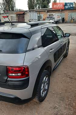 Внедорожник / Кроссовер Citroen C4 Cactus 2016 в 