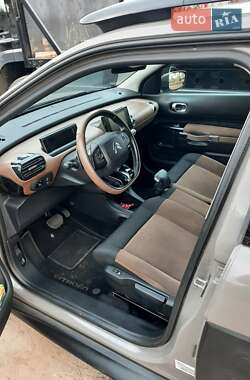 Внедорожник / Кроссовер Citroen C4 Cactus 2016 в 