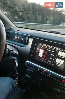 Внедорожник / Кроссовер Citroen C4 Cactus 2016 в 