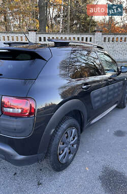 Внедорожник / Кроссовер Citroen C4 Cactus 2015 в 