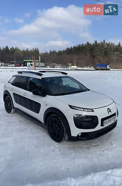 Внедорожник / Кроссовер Citroen C4 Cactus 2015 в Дергачах