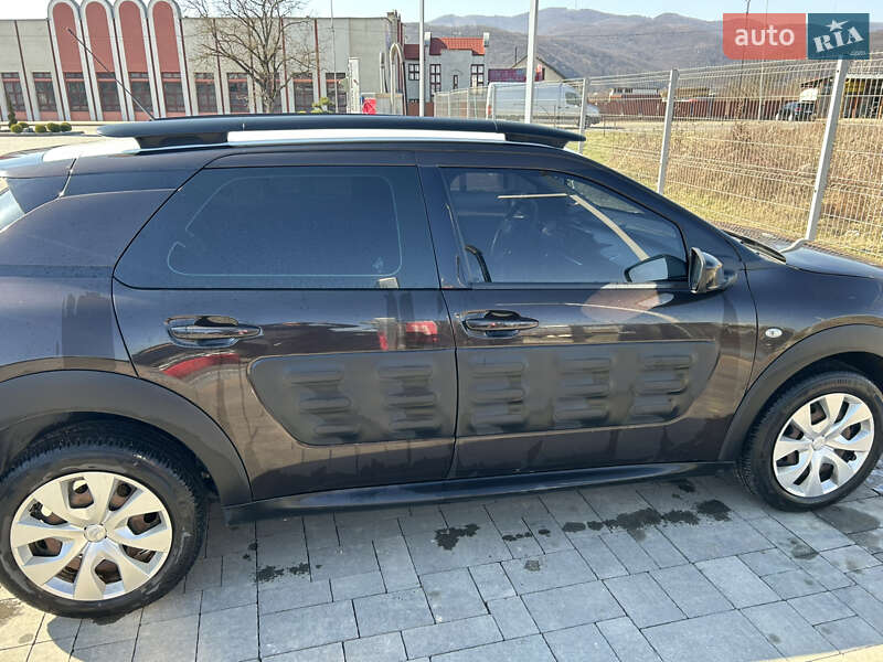 Внедорожник / Кроссовер Citroen C4 Cactus 2015 в Хусте