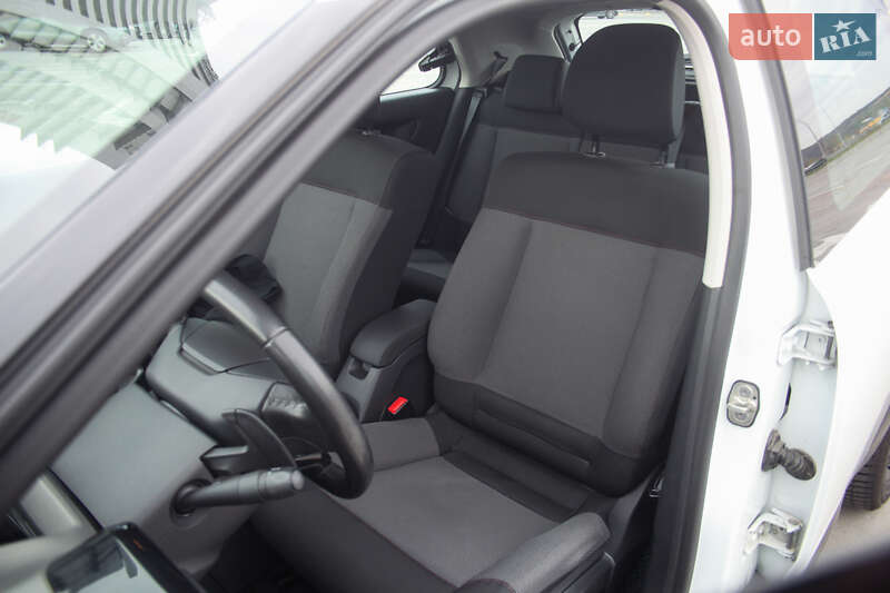 Внедорожник / Кроссовер Citroen C4 Cactus 2018 в Обухове