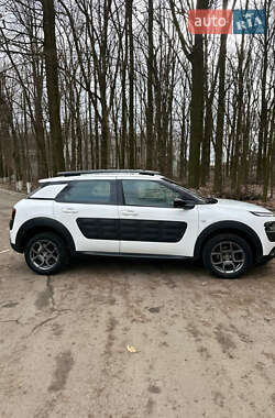 Внедорожник / Кроссовер Citroen C4 Cactus 2016 в 