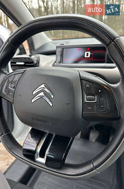 Внедорожник / Кроссовер Citroen C4 Cactus 2016 в 