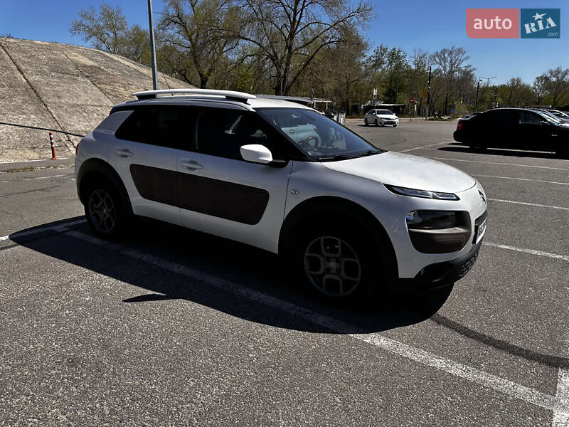 Внедорожник / Кроссовер Citroen C4 Cactus 2015 в Киеве