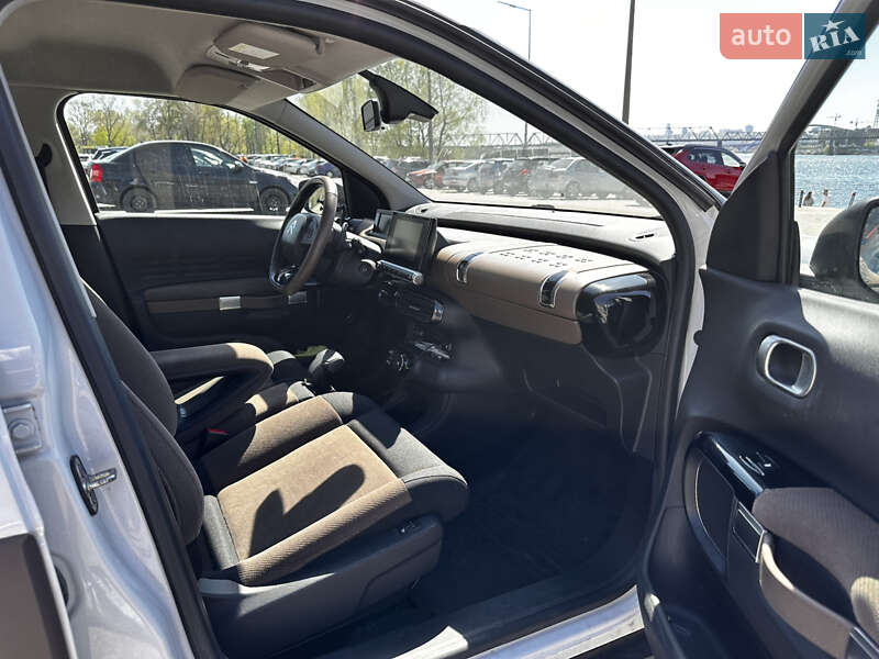 Внедорожник / Кроссовер Citroen C4 Cactus 2015 в Киеве