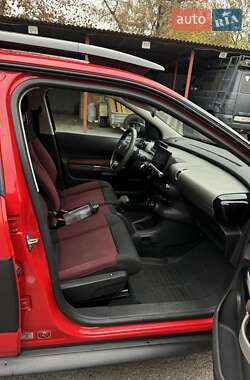Позашляховик / Кросовер Citroen C4 Cactus 2017 в 
