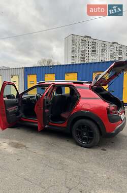 Позашляховик / Кросовер Citroen C4 Cactus 2017 в 