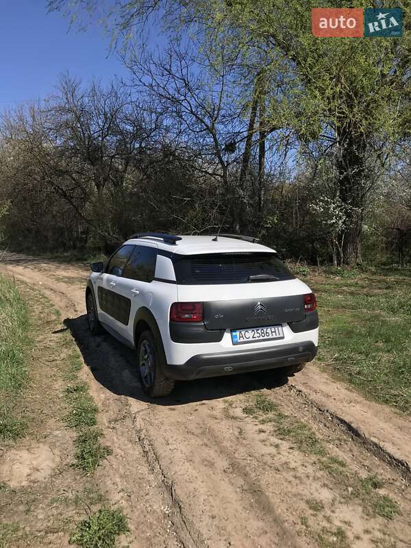 Внедорожник / Кроссовер Citroen C4 Cactus 2015 в Харькове