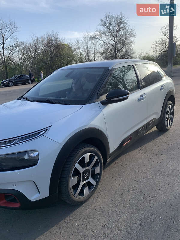 Внедорожник / Кроссовер Citroen C4 Cactus 2018 в 