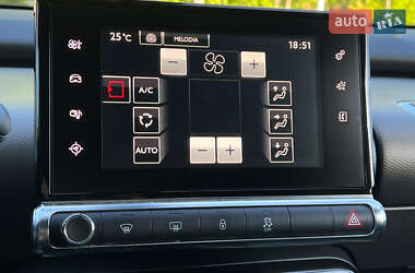 Внедорожник / Кроссовер Citroen C4 Cactus 2015 в 
