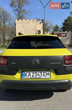 Внедорожник / Кроссовер Citroen C4 Cactus 2015 в 