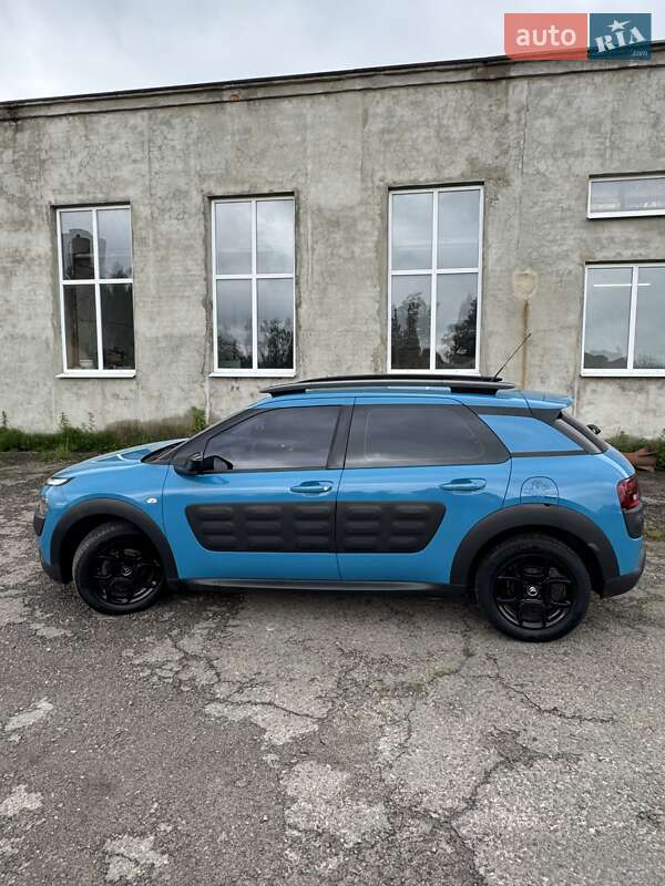 Внедорожник / Кроссовер Citroen C4 Cactus 2018 в Сарнах
