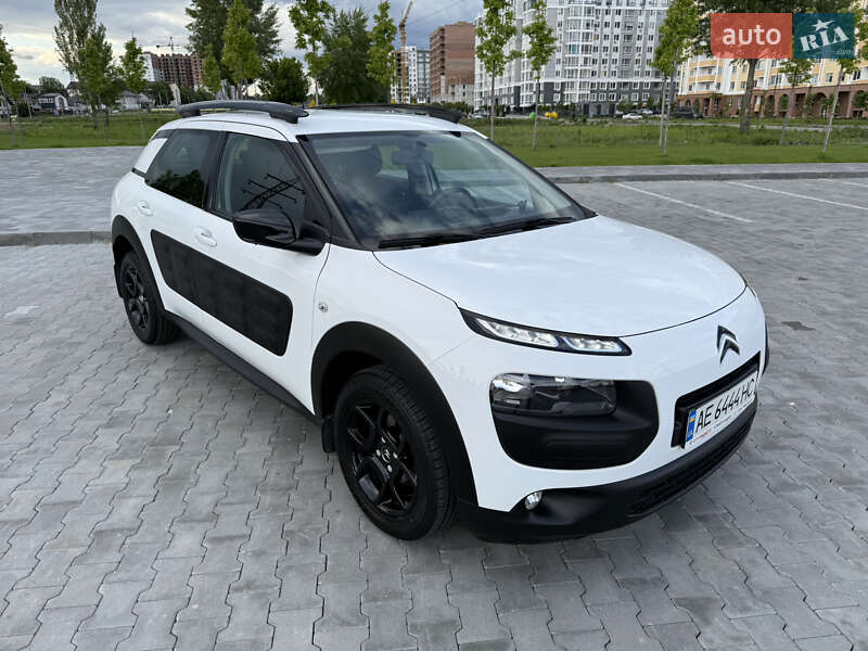Внедорожник / Кроссовер Citroen C4 Cactus 2018 в 