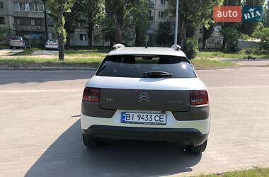 Внедорожник / Кроссовер Citroen C4 Cactus 2016 в 