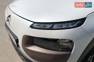 Внедорожник / Кроссовер Citroen C4 Cactus 2016 в 