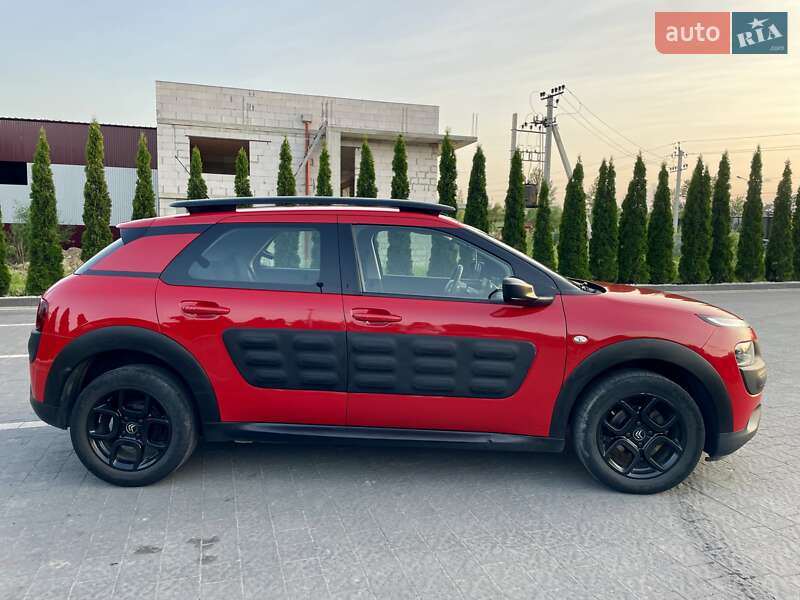 Внедорожник / Кроссовер Citroen C4 Cactus 2015 в Надворной