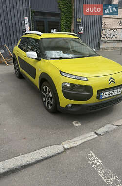 Внедорожник / Кроссовер Citroen C4 Cactus 2016 в 