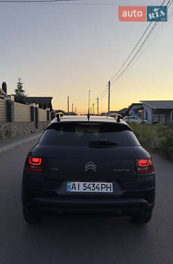 Внедорожник / Кроссовер Citroen C4 Cactus 2015 в 
