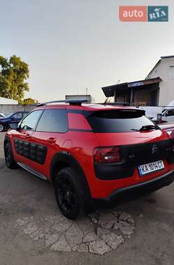 Внедорожник / Кроссовер Citroen C4 Cactus 2015 в 